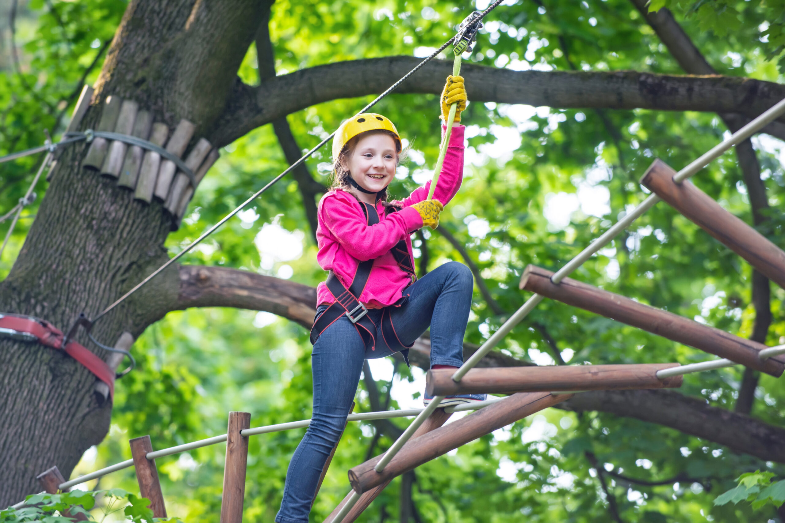 Meitene kāpelēšana strasē